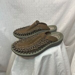 Keen Uneek Brown Slides